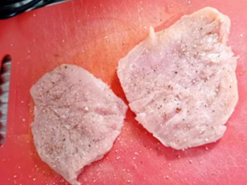 Rezept: Putenschnitzel Holsteiner-Art mit Pommes-Frites und Chinakohlsalat Bild Nr. 17986 Putenschnitzel Holsteiner-Art mit Pommes-Frites und Chinakohlsalat - Rezept - Bild Nr. 17986