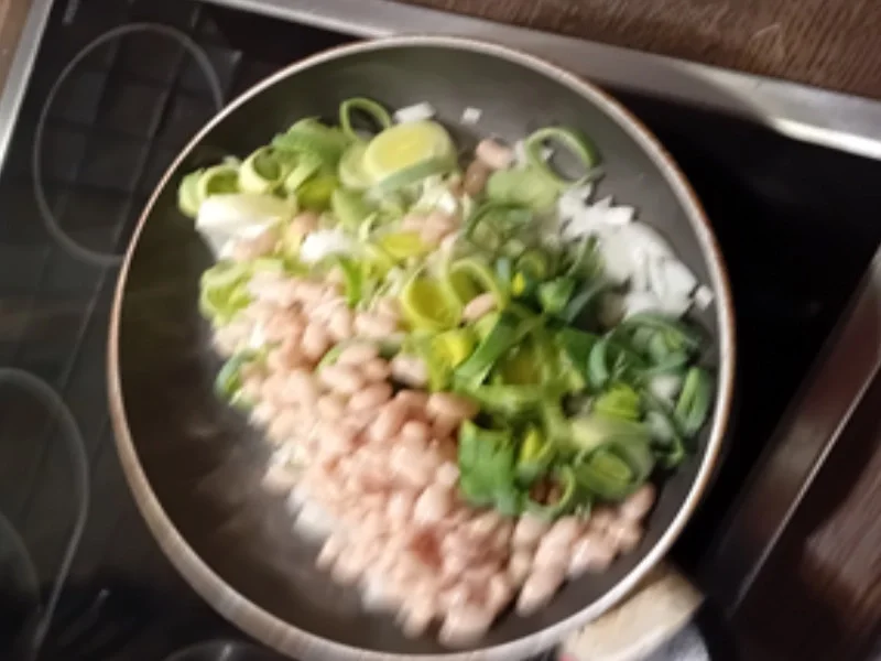 Weiße-Bohnen-Pfanne mit Spiegelei - Rezept - Bild Nr. 6