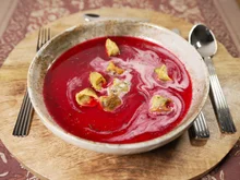 Rote Beete Suppe mit Pilztaschen - Rezept - Bild Nr. 17987