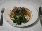 Feines Wald Filet auf Bohnen Püree an Wirsingstreifen und Mandel-Wein-Komposition - Rezept - Bild Nr. 2