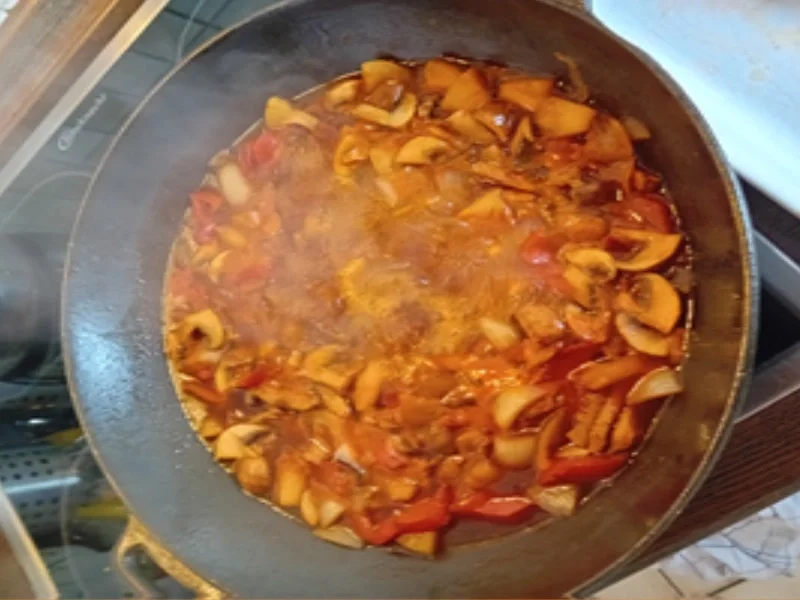 Putenbrustfilet mit Gemüse süß-sauer im Wok und Jasmin-Reis - Rezept - Bild Nr. 18000