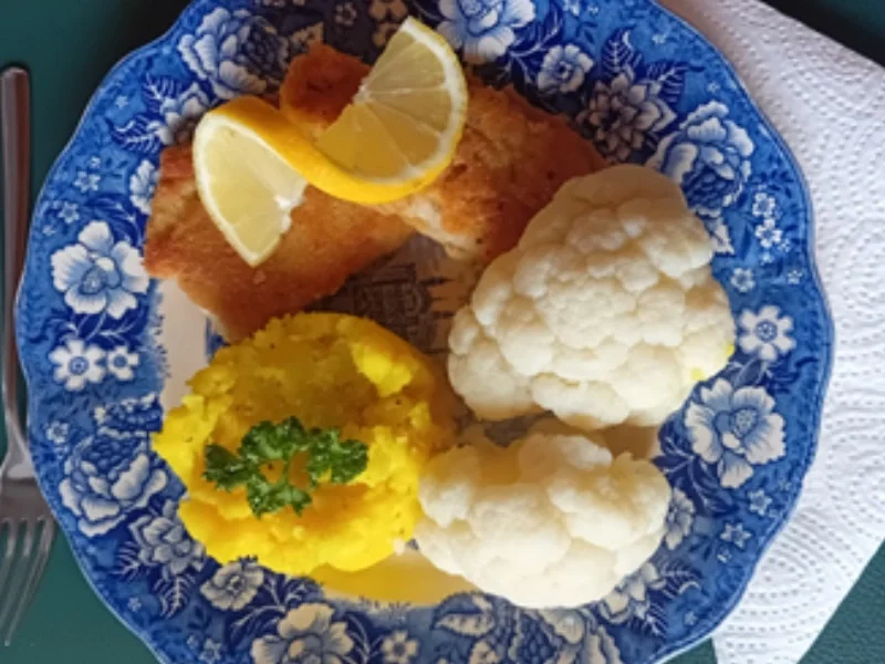 Seelachsfilet mit Blumenkohl und Kartoffelstampf - Rezept - Bild Nr. 17999