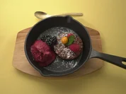 Schokotarte mit Kirsch-Eis mit Schokostückchen - Rezept - Bild Nr. 2