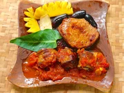 Pikante Auberginenröllchen gefüllt mit Pilzen und serviert mit Tomatensauce - Rezept - Bild Nr. 2