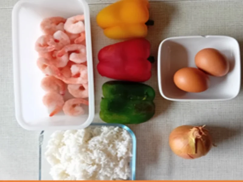 Gebratener Basmatireis mit Gemüse, Eiern und Garnelenspieß - Rezept - Bild Nr. 4