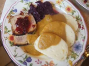 Schweinebraten mit pikanter Sauce, süßlichen Sauerkraut und Böhmischen Knödeln - Rezept - Bild Nr. 2