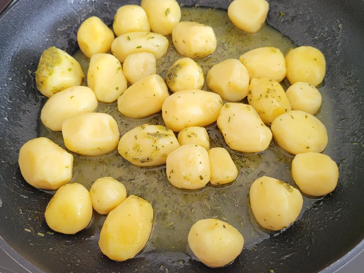 Frikadellen mit Gemüse und Schwenkkartoffel à la Biggi - Rezept - Bild Nr. 7