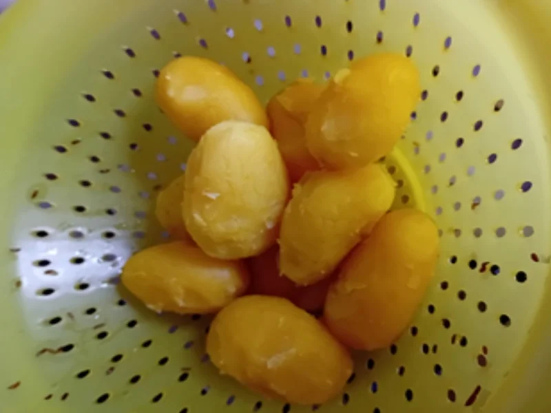 Bratheringsfilet mit Bratkartoffeln und Gurkensalat - Rezept - Bild Nr. 4