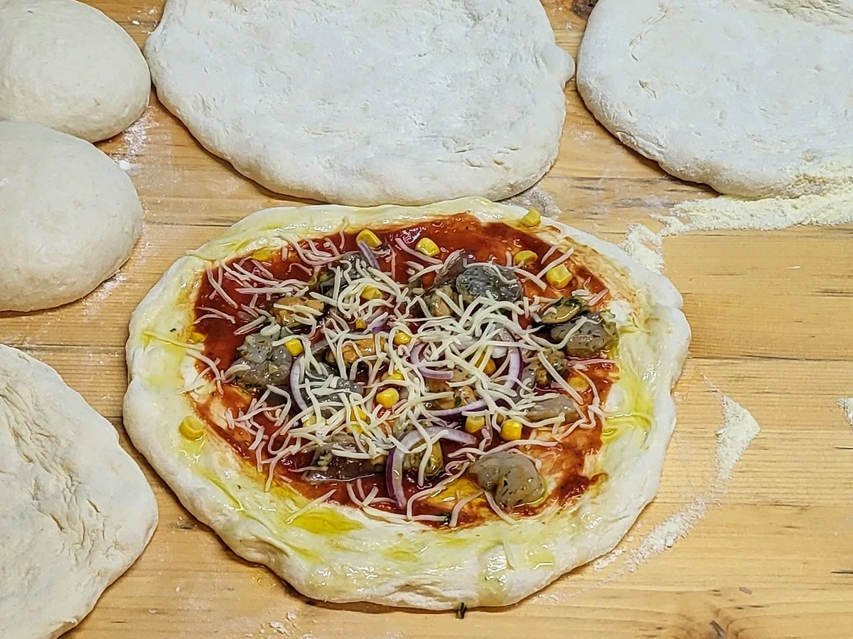 Rezept: Pizza Romana aus dem Holzbackofen Bild Nr. 5 Pizza Romana aus dem Holzbackofen - Rezept - Bild Nr. 5