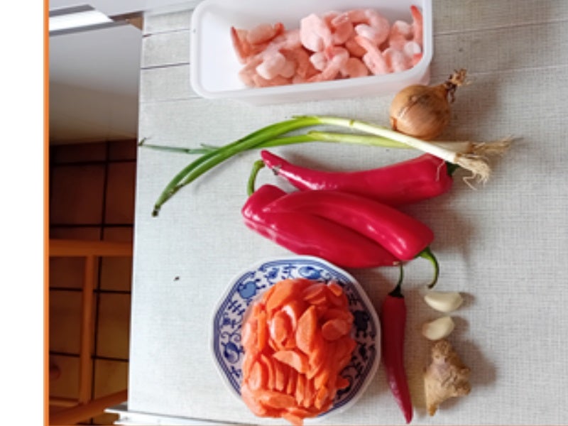 Pikante Möhren-Paprika-Creme-Suppe mit Garnelenspieß - Rezept - Bild Nr. 3