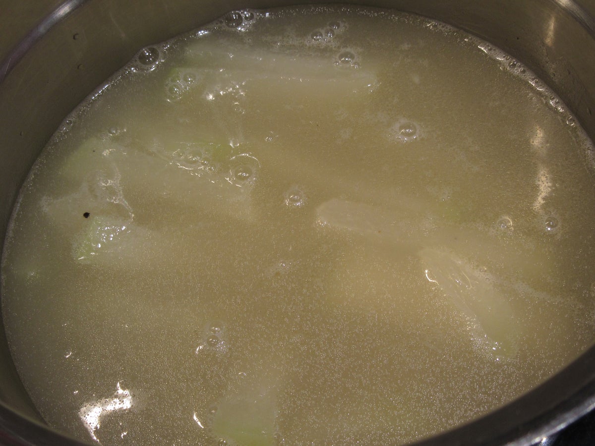 Suppen: Kohlrabi-Spargel-Suppe - Rezept - Bild Nr. 3