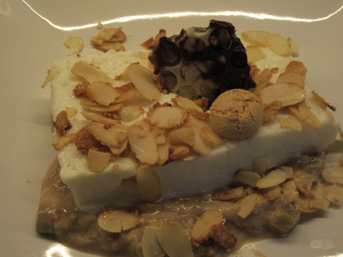 Dessert: Buttermilchmousse auf Rhabarber - Rezept - Bild Nr. 2