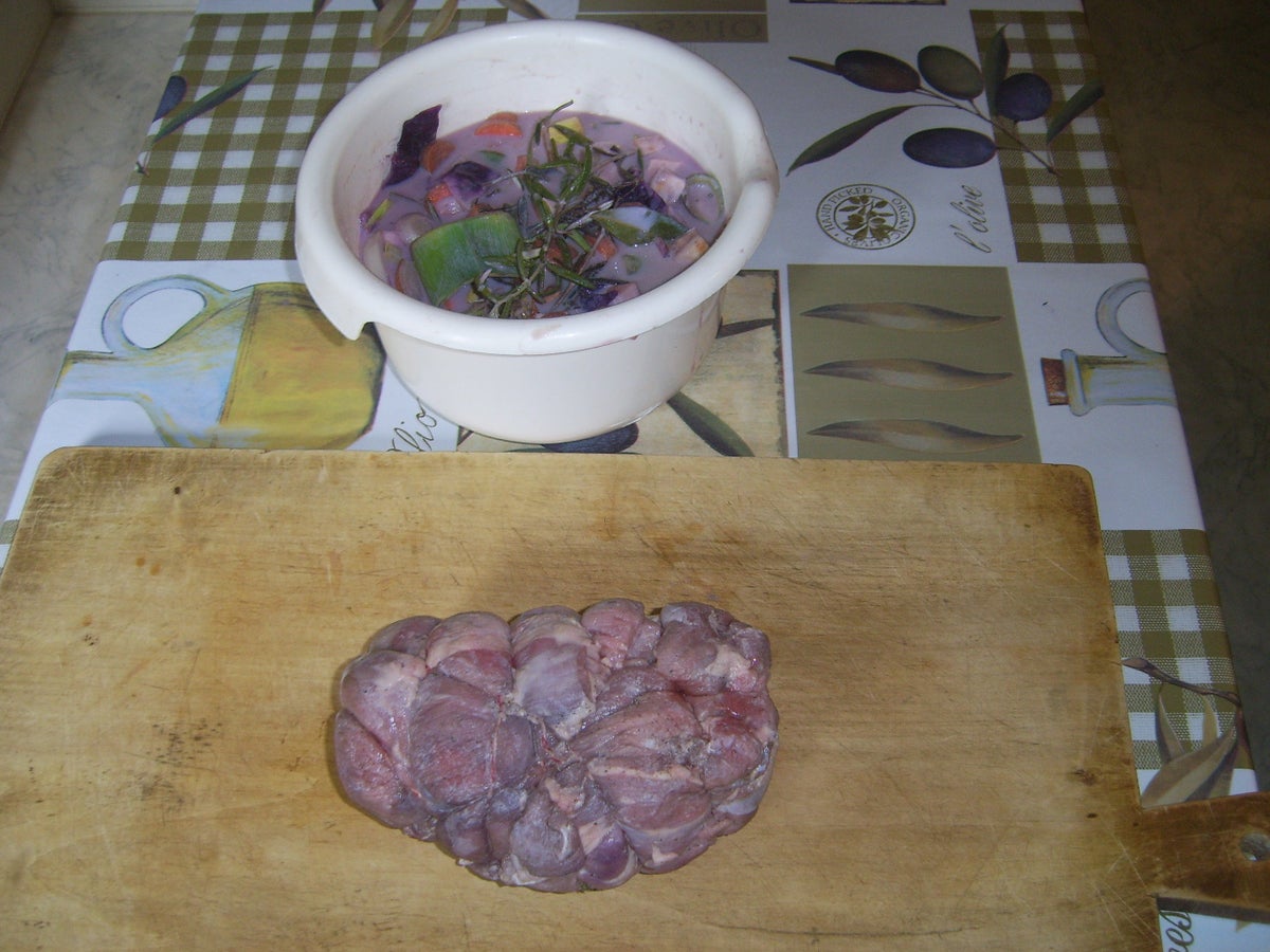 Rezept: Lammkeule entbeint in Buttermilchbeize Bild Nr. 9 Lammkeule entbeint in Buttermilchbeize - Rezept - Bild Nr. 9