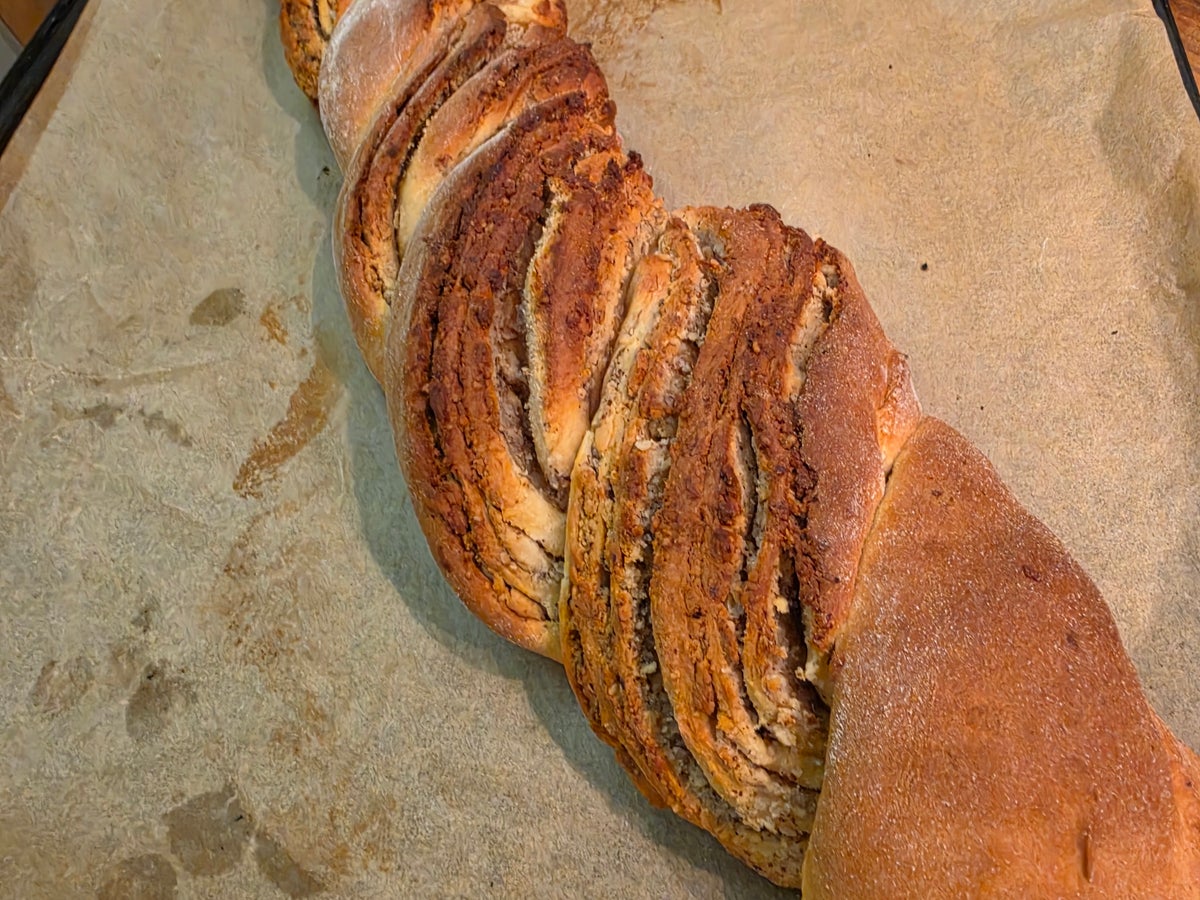 Osterzopf mit Haselnuss-Marzipan-Füllung - Rezept - Bild Nr. 14