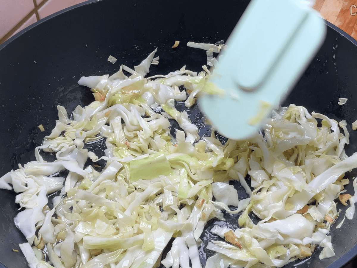 Rezept: Frühstück mit Eiern und Kohl Bild Nr. 4 Frühstück mit Eiern und Kohl - Rezept - Bild Nr. 4