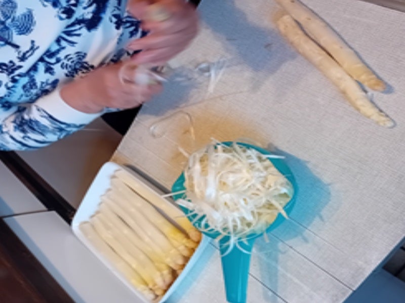 Spargel mit Prager Schinken und Kümmel-Frühkartoffeln - Rezept - Bild Nr. 3