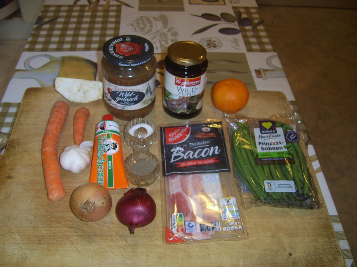 Wildgulasch all Orange mit Bohnenbündchen an Spirelli - Rezept - Bild Nr. 2