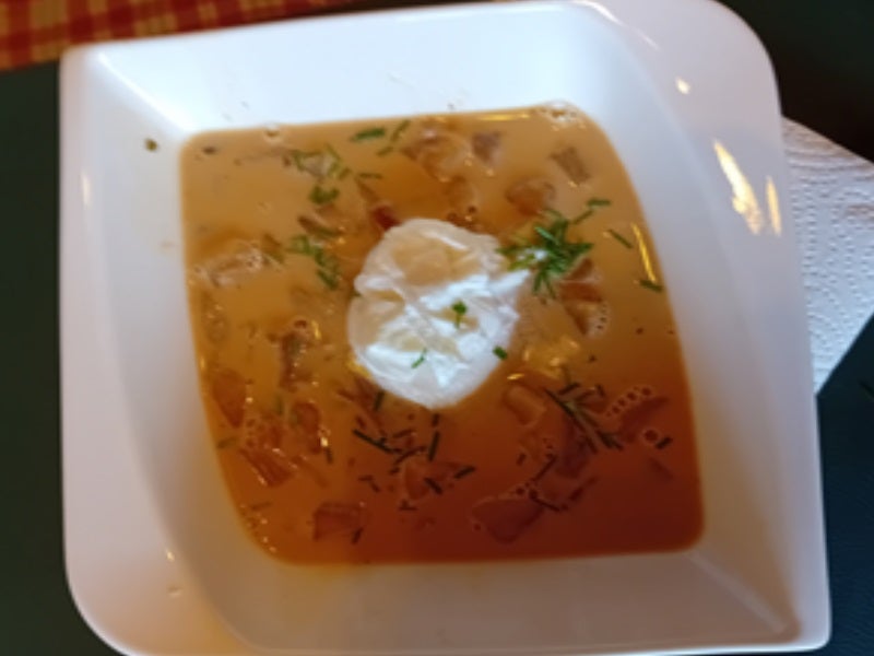 Rezept: Kartoffelsuppe mit getrockneten Steinpilzen und pochierten Ei Bild Nr. 2 Kartoffelsuppe mit getrockneten Steinpilzen und pochierten Ei - Rezept - Bild Nr. 2