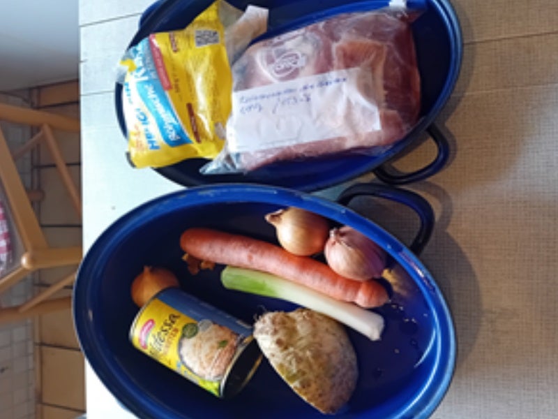 Schweinenackenbraten mit Rahm-Sauce, Sauerkraut süß-sauer und Böhmischen Knödeln - Rezept - Bild Nr. 3