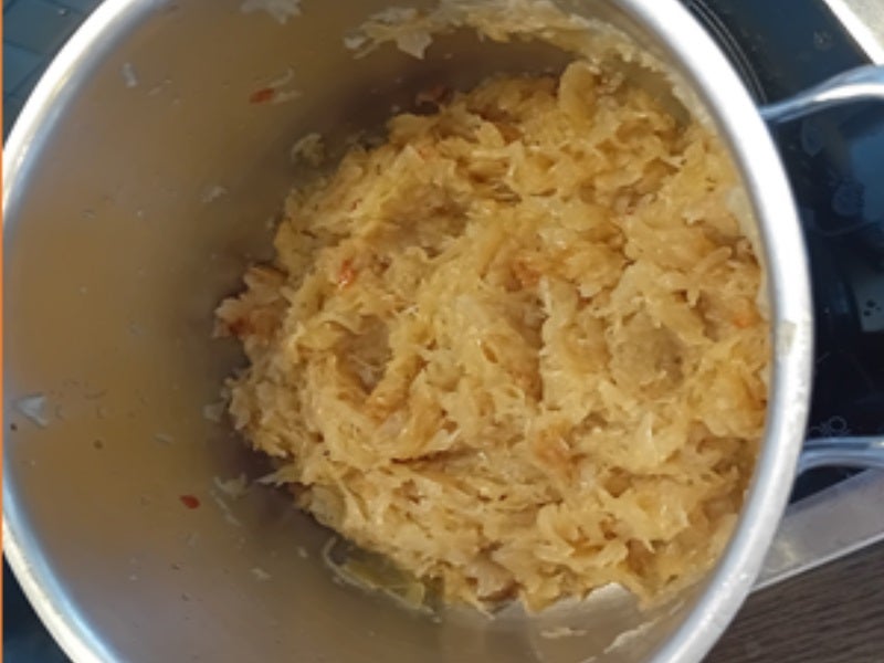 Schweinenackenbraten mit Rahm-Sauce, Sauerkraut süß-sauer und Böhmischen Knödeln - Rezept - Bild Nr. 15