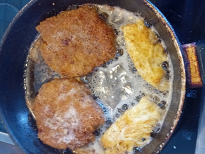 Rezept: Spargel mit Sauce Hollandaise, Schweinenackensteak in Knusperpanade und Brat-Drillingen Bild Nr. 14 Spargel mit Sauce Hollandaise, Schweinenackensteak in Knusperpanade und Brat-Drillingen - Rezept - Bild Nr. 14