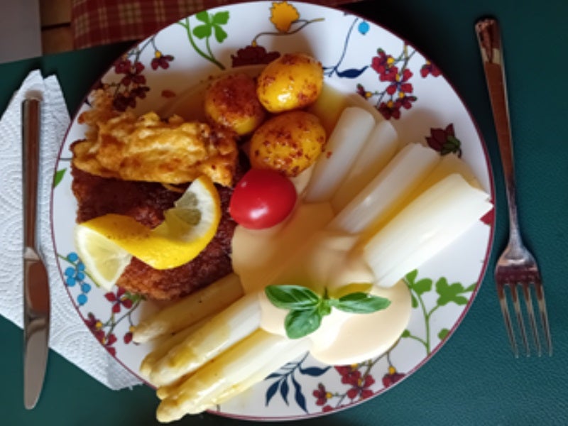 Rezept: Spargel mit Sauce Hollandaise, Schweinenackensteak in Knusperpanade und Brat-Drillingen Bild Nr. 19 Spargel mit Sauce Hollandaise, Schweinenackensteak in Knusperpanade und Brat-Drillingen - Rezept - Bild Nr. 19
