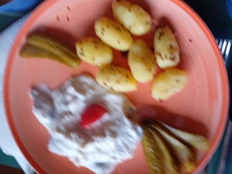 Heringsfilet in Sahnesauce mit Kümmel-Pellkartoffeln und Eisbergsalat - Rezept - Bild Nr. 9