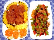 Batagor mit karamellisierten Ananas und bunten Nudeln - Rezept - Bild Nr. 2