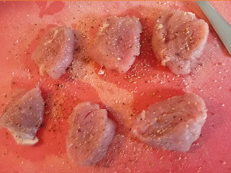 Rezept: Würziger Rahmspinat mit gebratenen Schweinefiletschnitzelchen im Bier-Teig und Drillingen Bild Nr. 8 Würziger Rahmspinat mit gebratenen Schweinefiletschnitzelchen im Bier-Teig und Drillingen - Rezept - Bild Nr. 8