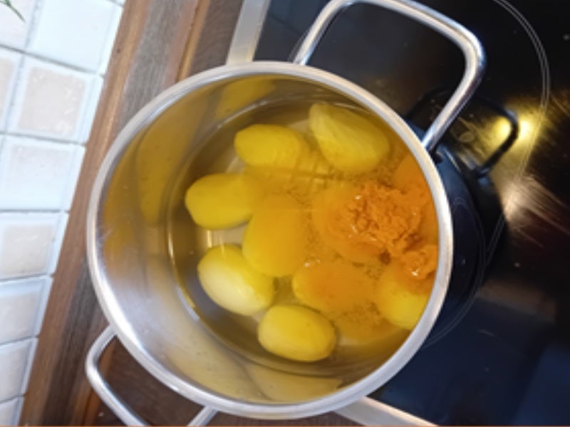 Rezept: Würziger Rahmspinat mit gebratenen Schweinefiletschnitzelchen im Bier-Teig und Drillingen Bild Nr. 12 Würziger Rahmspinat mit gebratenen Schweinefiletschnitzelchen im Bier-Teig und Drillingen - Rezept - Bild Nr. 12