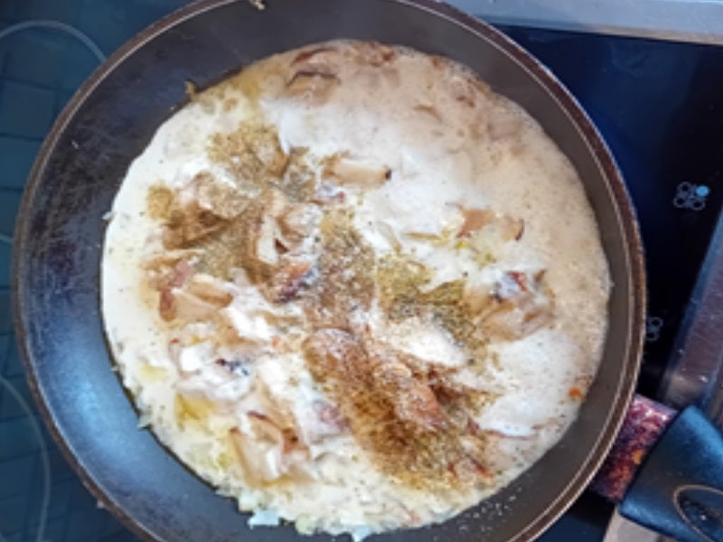 Rahm-Schwammerl mit Schwäbischen-Spätzle und Gurkensalat - Rezept - Bild Nr. 5