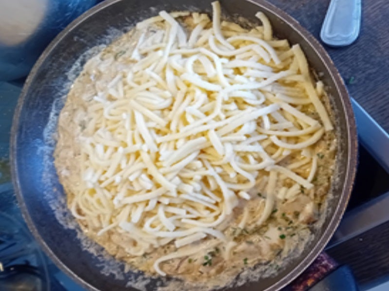 Rahm-Schwammerl mit Schwäbischen-Spätzle und Gurkensalat - Rezept - Bild Nr. 8