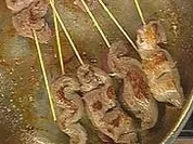 Entenbrustspieße auf Erbsenpüree - Rezept