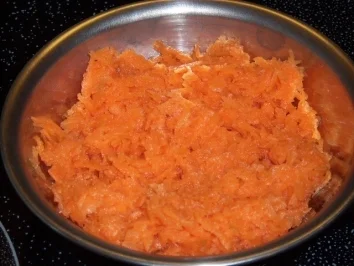 Mamas Möhrenrohkost - Rezept