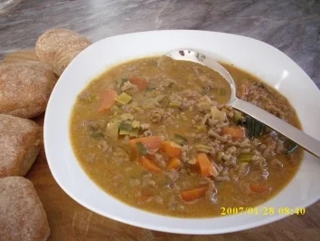 Hackfleischsuppe mit Lauch und Möhren - Rezept