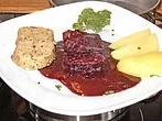 Fleisch: Rehfilet in Vanille - Blume und Blaubeersauce mit Pfifferlingsknödel - Rezept