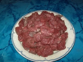 Rezept: Rindfleischtopf mit Mini-Knödelchen-Einlage Rindfleischtopf mit Mini-Knödelchen-Einlage - Rezept