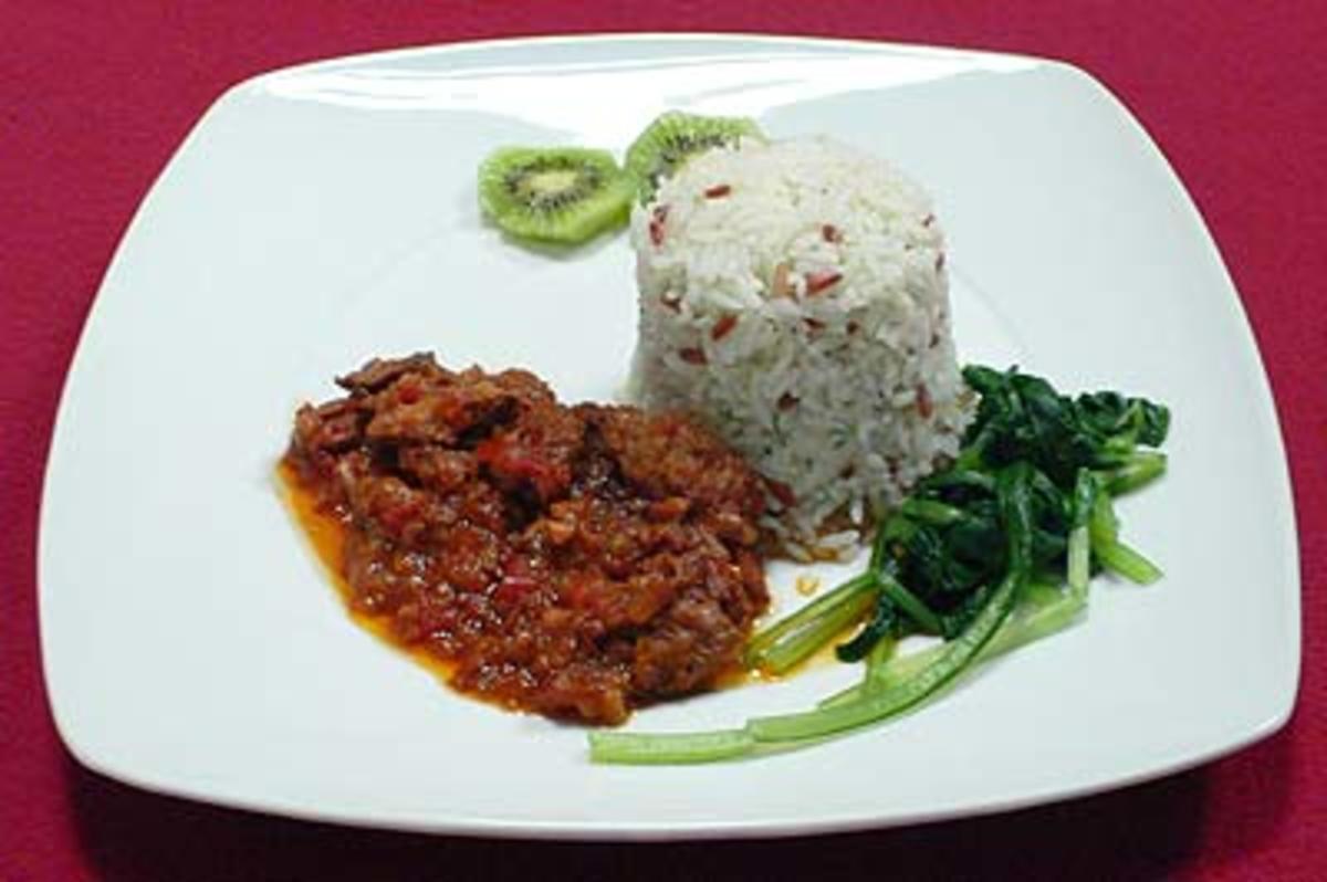 Rinderfilet in Tomatensoße mit Reis - "Mechado" - Rezept