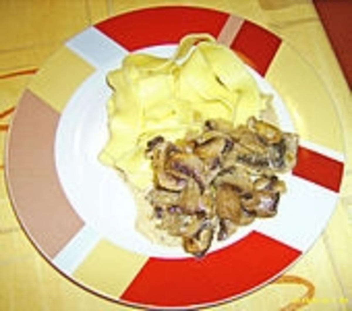 Bilder für Pilzpfanne mit Margarine und Zwiebeln - Rezept