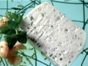 Beilage: Buttermilchterrine mit frischen Kräutern, Krabben oder Garnelen - Rezept