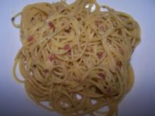 Spaghetti alla carbonara - Spaghetti mit Speck-Sahnesauce - Rezept