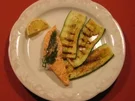 Lachsfilet mit gegrillten Zucchinischeiben - Rezept