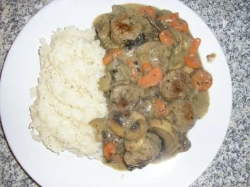 Hackbällchen in Champignon-Rahm - Rezept