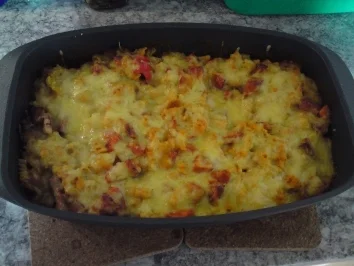 Nudelauflauf Zigeuner Art - Rezept