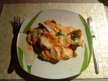 Tomaten-Paprika-Kartoffelauflauf mit Mozzarella - Rezept