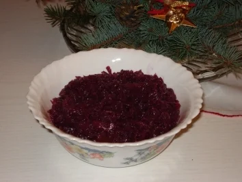 Rotkohl mit Äpeln und Johannisbeergelee, - Rezept