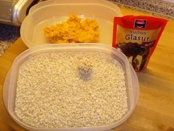 Rezept: Aprikosenbällchen...mit Mandeln und Schokolade.... Aprikosenbällchen...mit Mandeln und Schokolade.... - Rezept