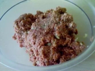 Rezept: Hacksteaks mit Champignons und Sauce Hollandaise Hacksteaks mit Champignons und Sauce Hollandaise - Rezept