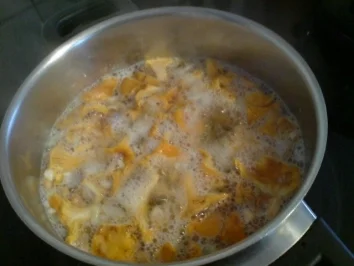 Rezept: Pfifferlingsomlett Bild Nr. 4 Pfifferlingsomlett - Rezept - Bild Nr. 4