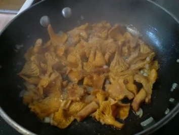 Rezept: Pfifferlingsomlett Bild Nr. 5 Pfifferlingsomlett - Rezept - Bild Nr. 5